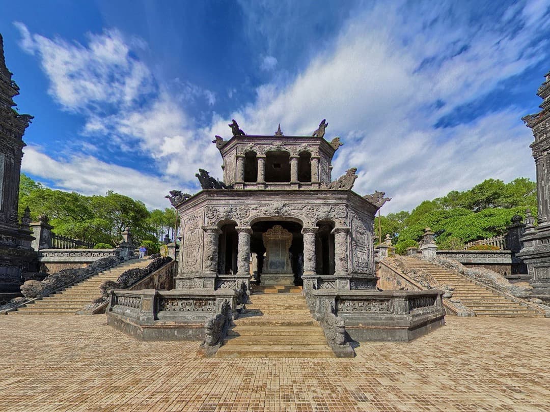 Da Nang to Hue: Imperial City Day Tour photo 3