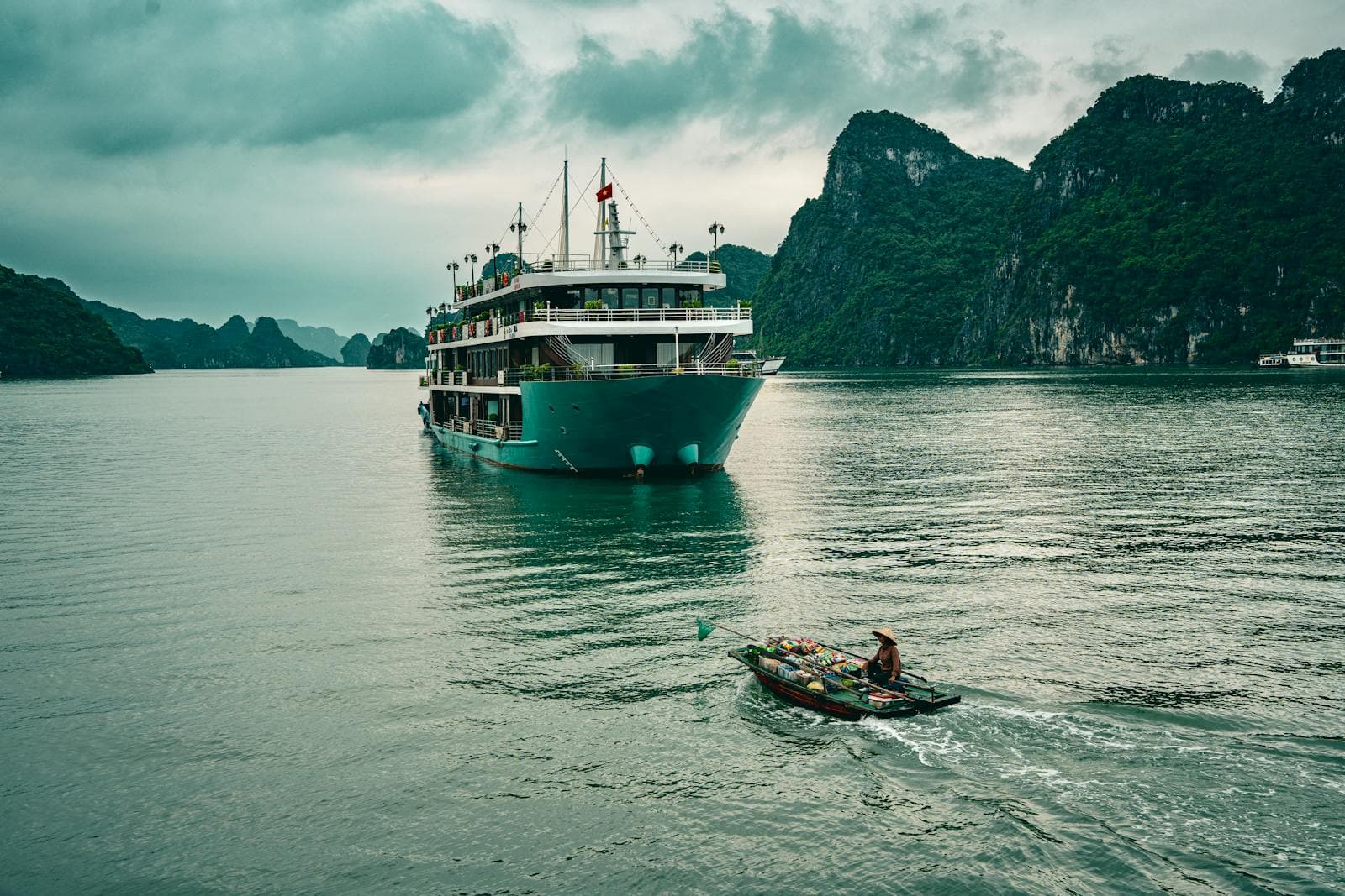 Ha Long Bay 5-Star Day Cruise photo 2
