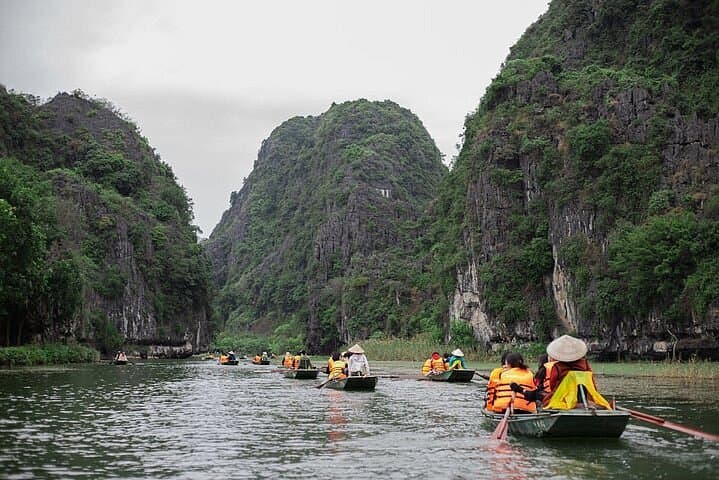 Ninh Binh - Hoa Lu, Tam Coc & Mua Cave Day Trip photo 2