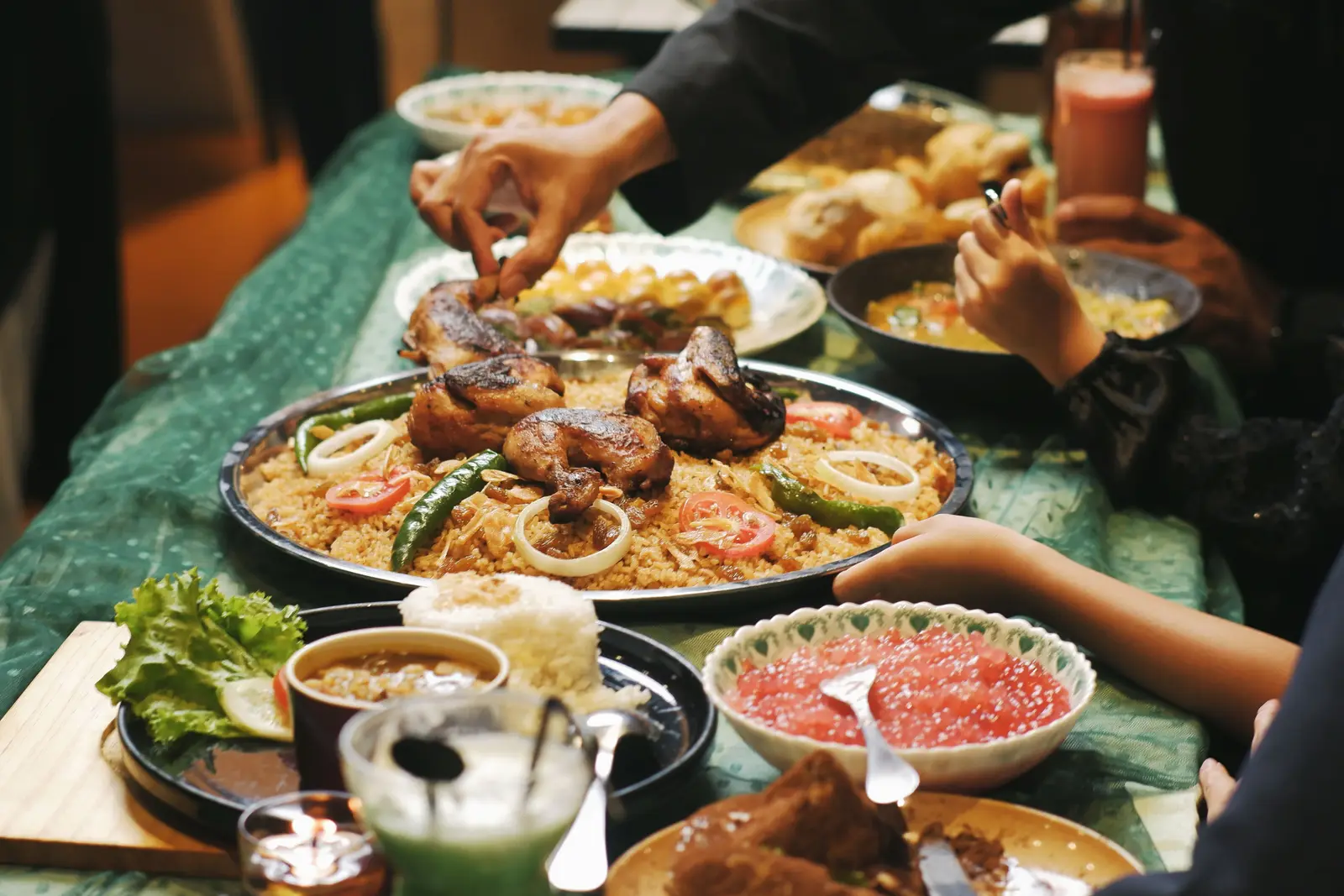 Shared halal family meal