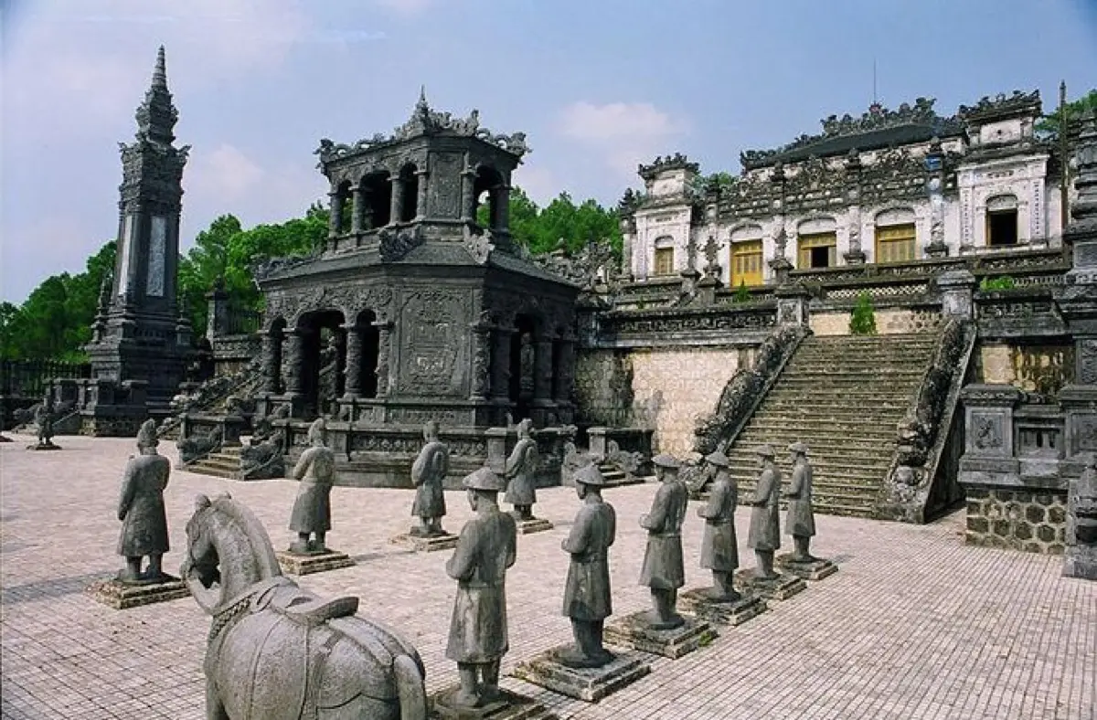 Imperial citadel and Perfume River scenery in Hue, central Vietnam, photo 1