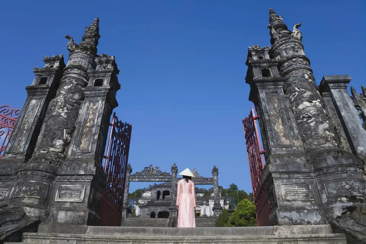 Imperial citadel and Perfume River scenery in Hue, central Vietnam, photo 2