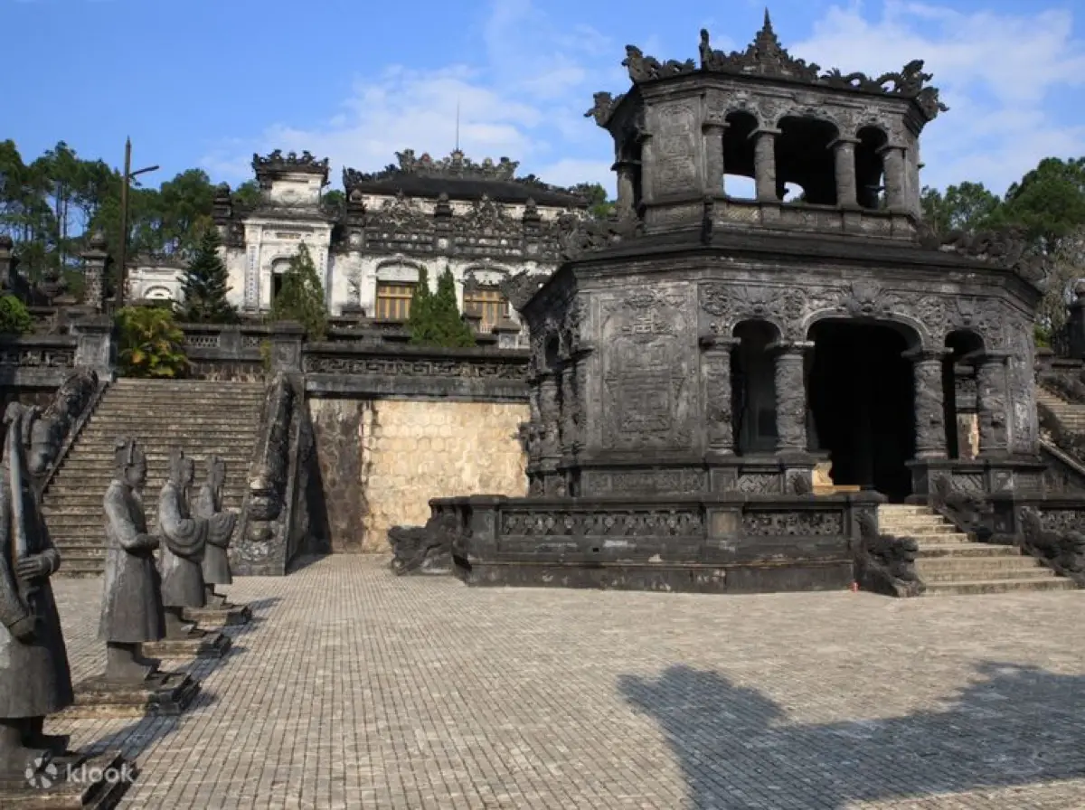 Imperial citadel and Perfume River scenery in Hue, central Vietnam, photo 4