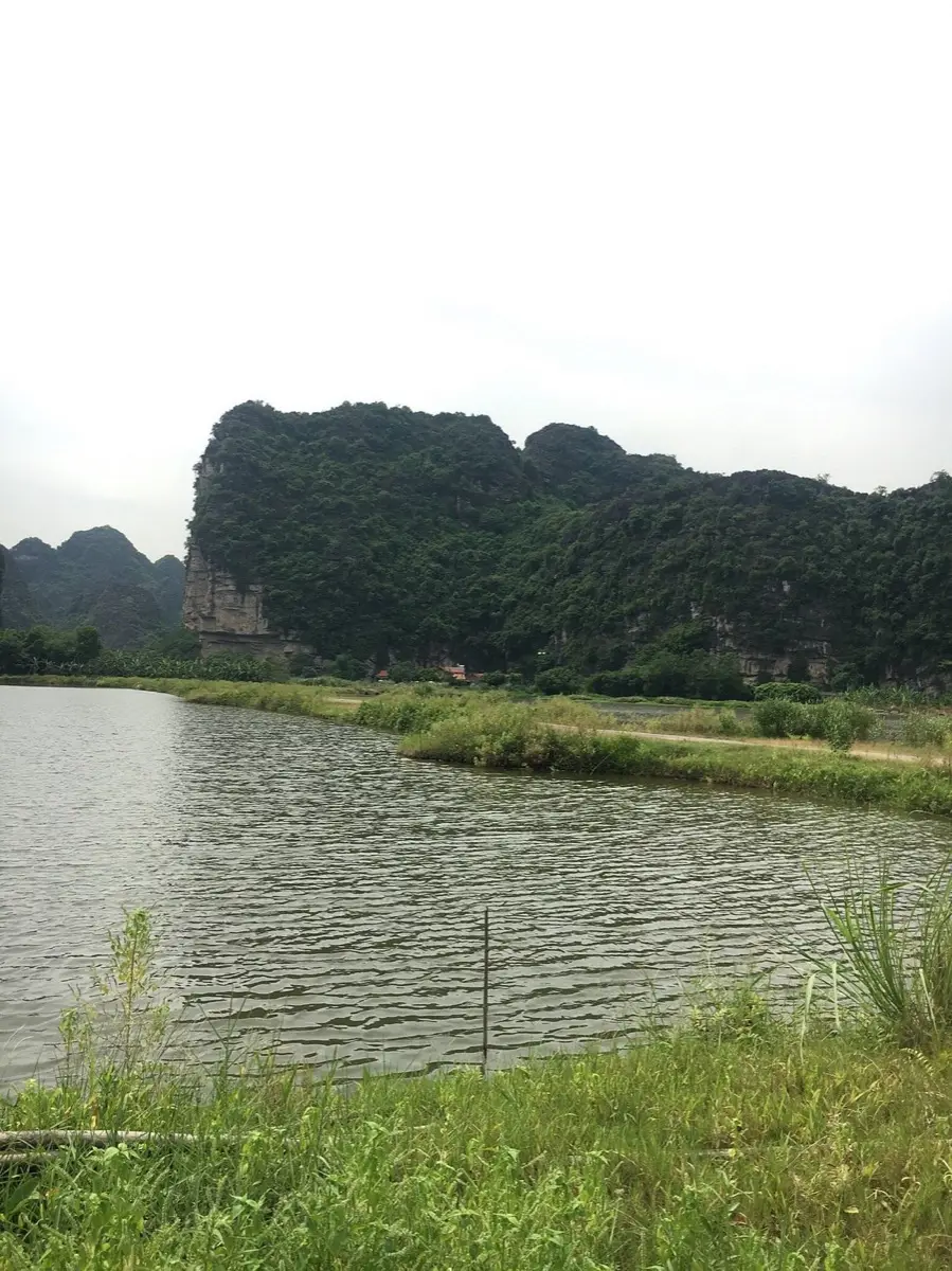 Limestone karst and river scenery in Ninh Binh, northern Vietnam, photo 5